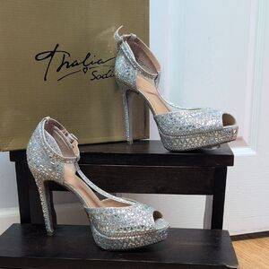 Thalia Sodi Chace Sparkling Silver Embellished Heels Size 9M NEW ORIGINAL BOX